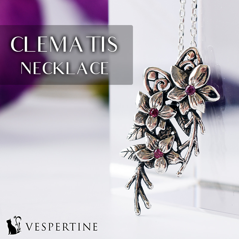 花モチーフのジュエリー